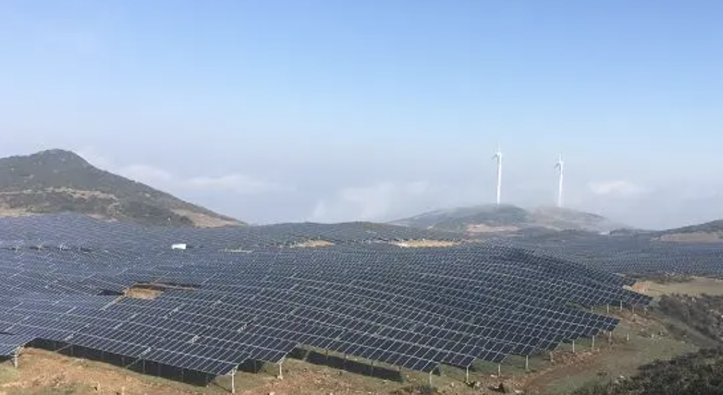 8套交付，hjc黄金城(中国)智能无人机机场光伏巡检规模应用